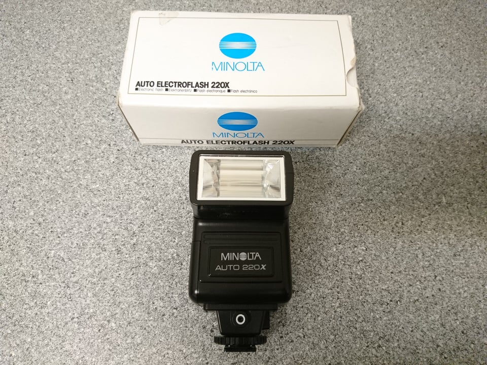 Minolta, auto electroflash 220X,