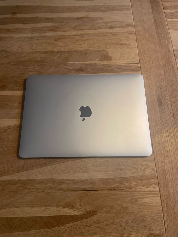 MacBook Air, 13" , M1 GHz