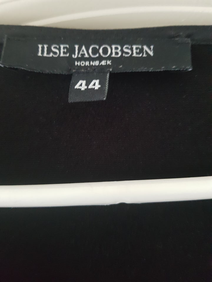 Anden kjole, Ilse Jacobsen, str. XL