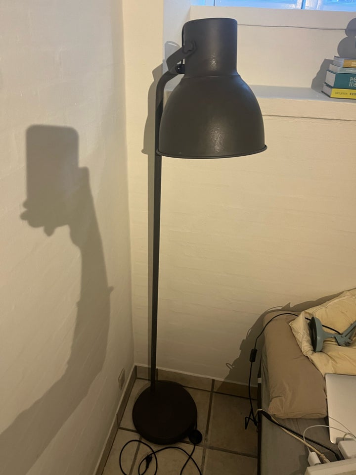 Gulvlampe, Ikea