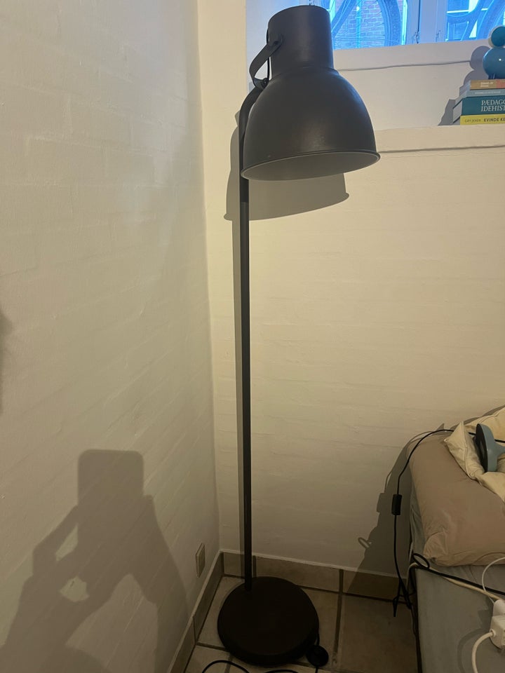 Gulvlampe, Ikea