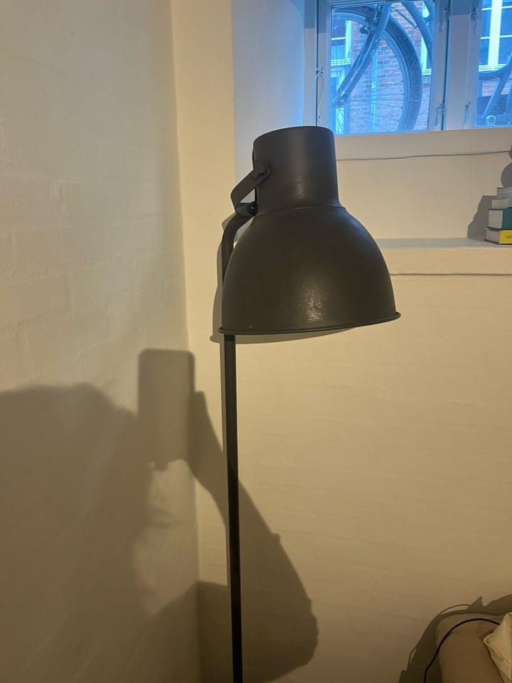 Gulvlampe, Ikea