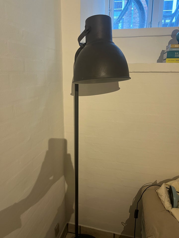 Gulvlampe, Ikea