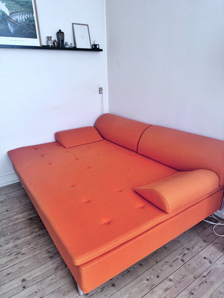 Smuk Orange Daybed fra Gubi