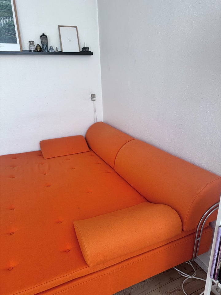 Smuk Orange Daybed fra Gubi