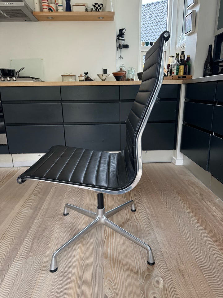 Eames, EA 119, Kontorstol