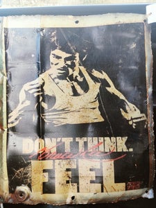 Tryk Emalje? motiv: Bruce Lee