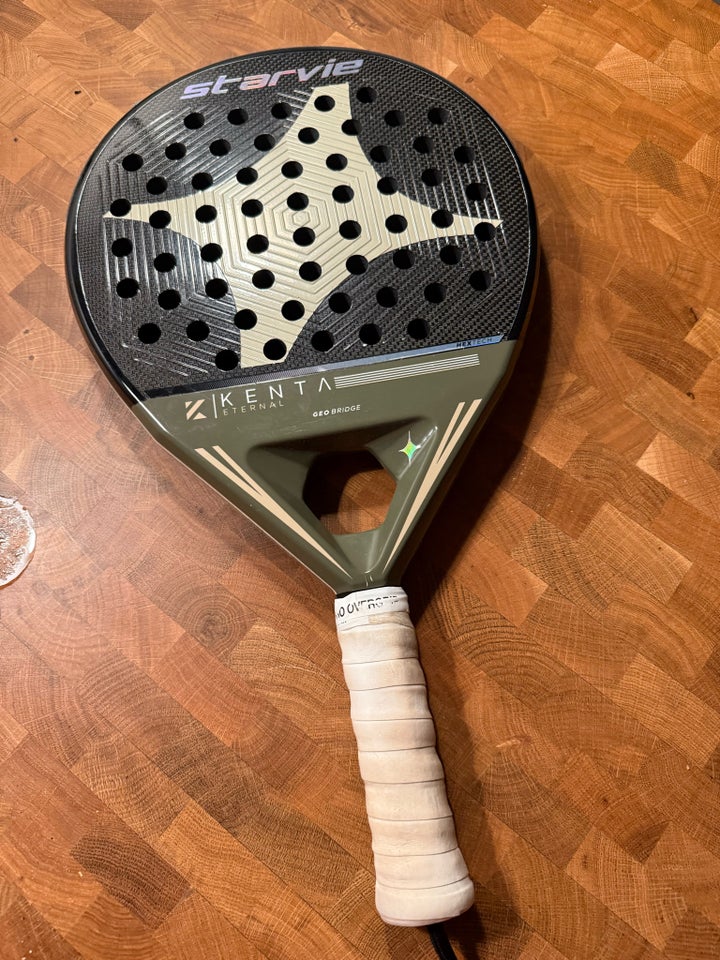 Padel bat, Starvie