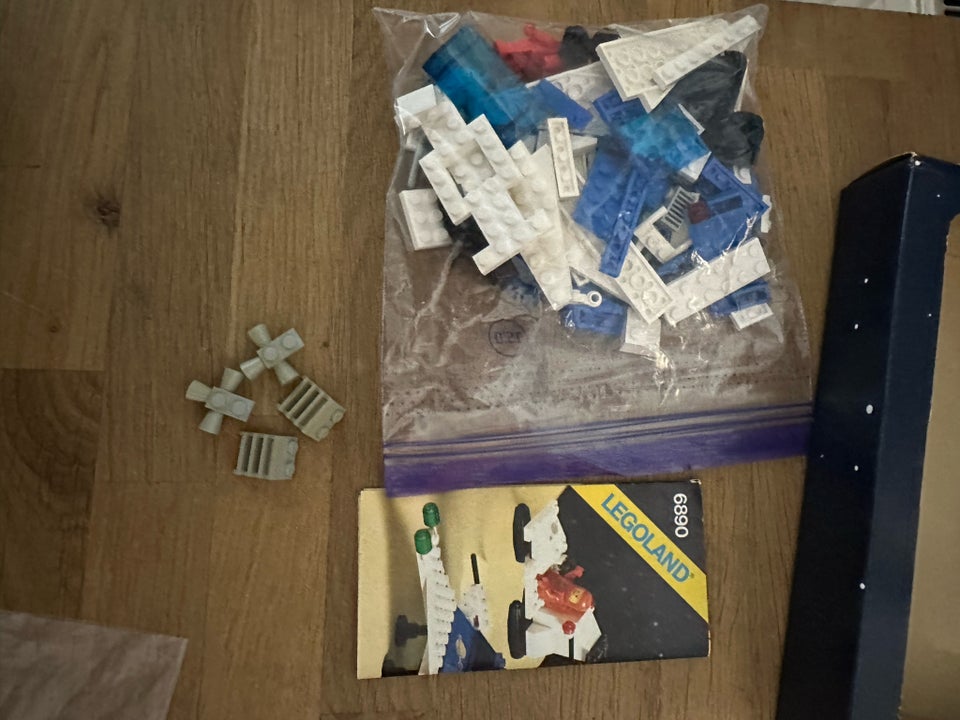 Lego Space, 6890