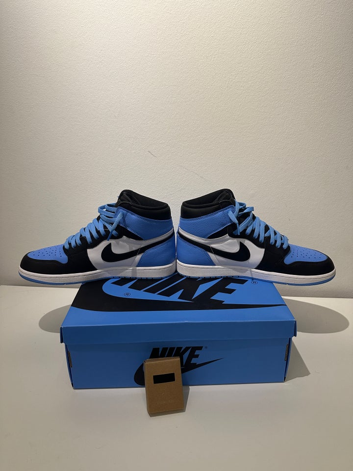 Sneakers, Jordan 1 High UNC Toe,