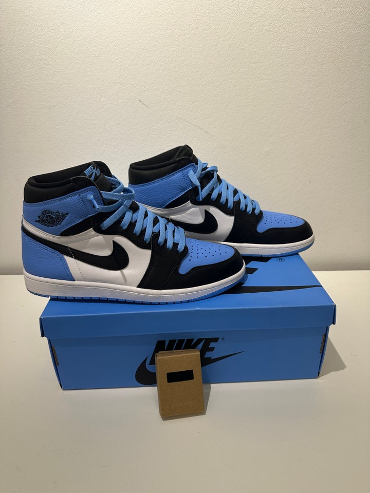 Sneakers, Jordan 1 High UNC Toe,