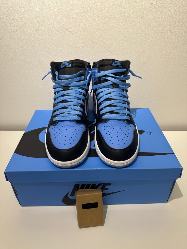 Sneakers, Jordan 1 High UNC Toe,