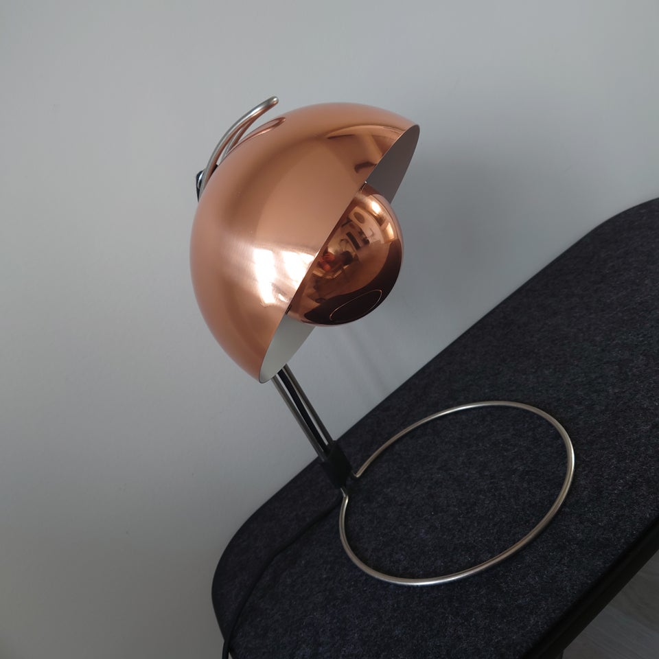 Arkitektlampe, Flowerpower VP4