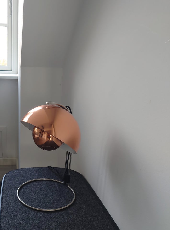 Arkitektlampe, Flowerpower VP4