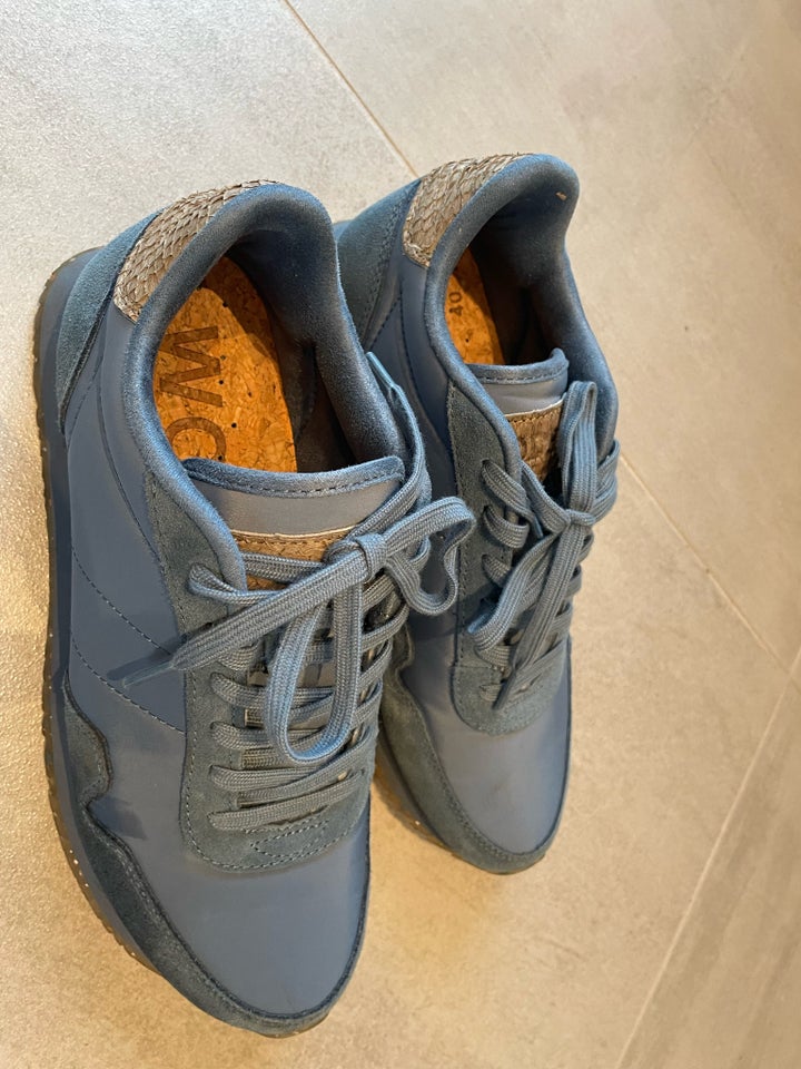 Sneakers, str. 40, Woden