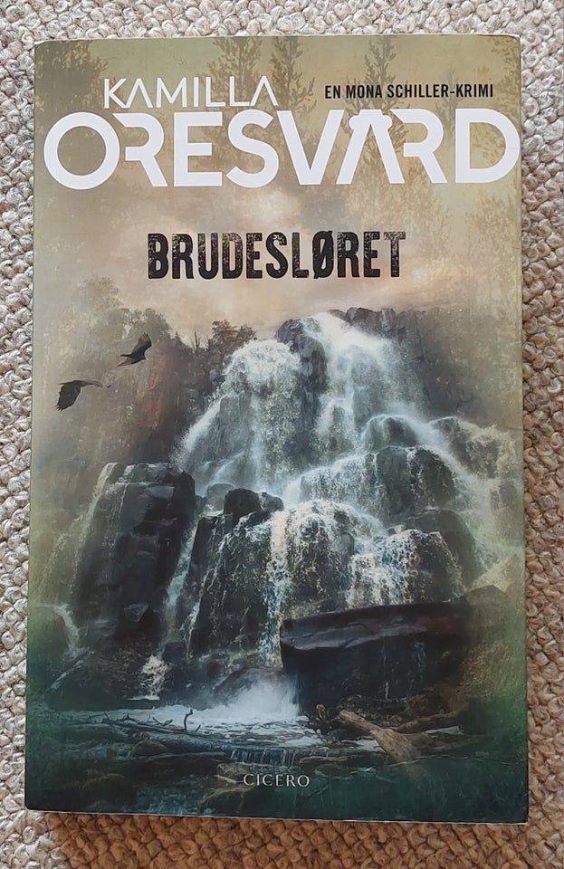 Brudesløret, Kamilla Oresvärd,