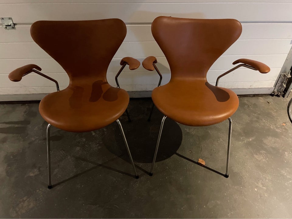 Arne Jacobsen stol 3107 med