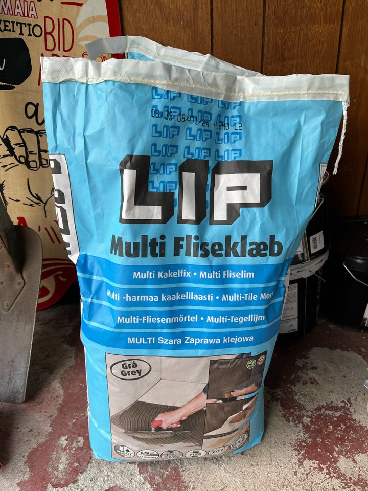 Fliseklæb