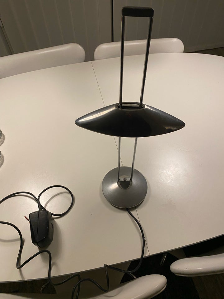 Skrivebordslampe, J Pensi