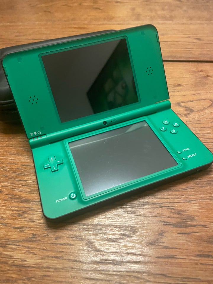 Nintendo DSI XL, God