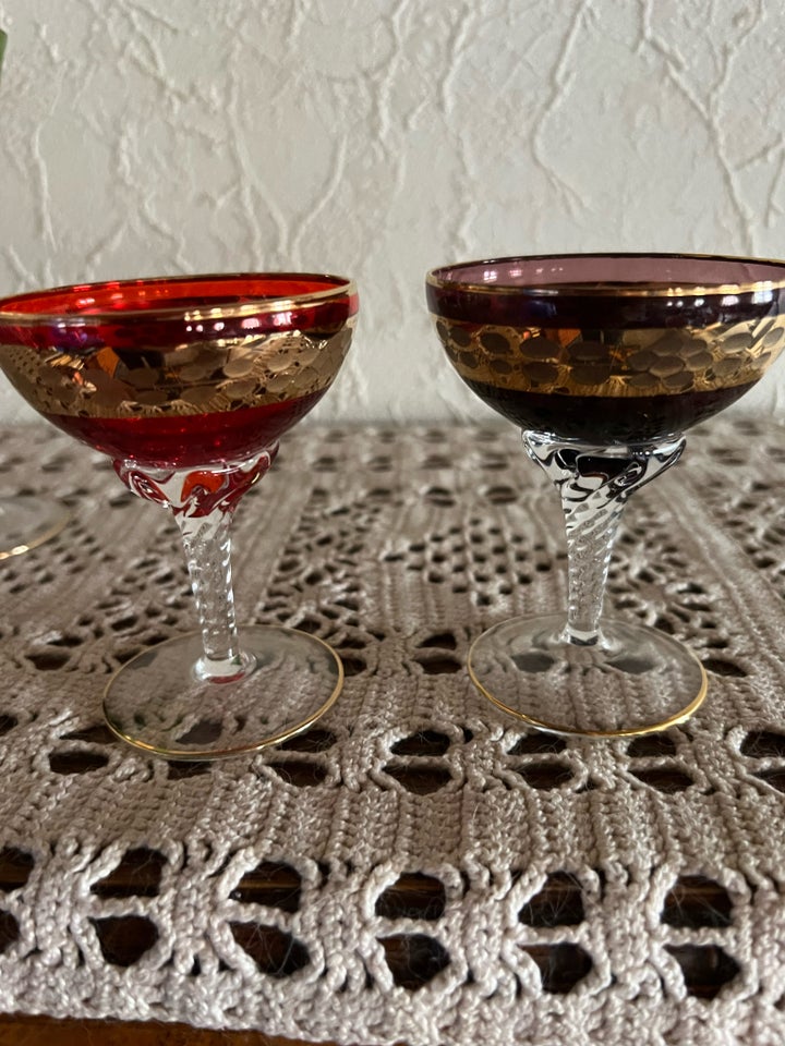 Glas 2 vinglas og 2 cocktail glas