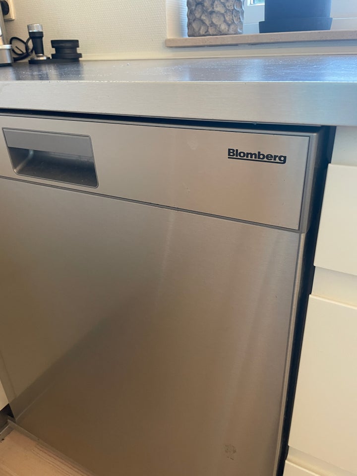 Blomberg GUN16S10X2, indbygning