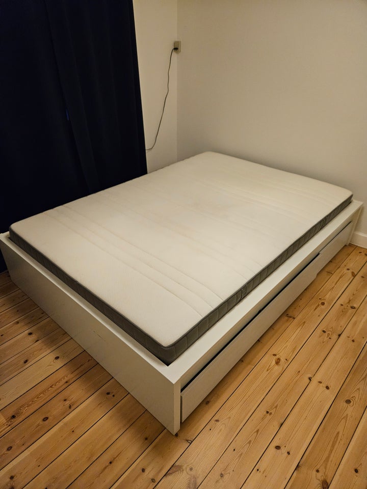 Dobbeltseng, Ikea, b: 156 l: 209 h: