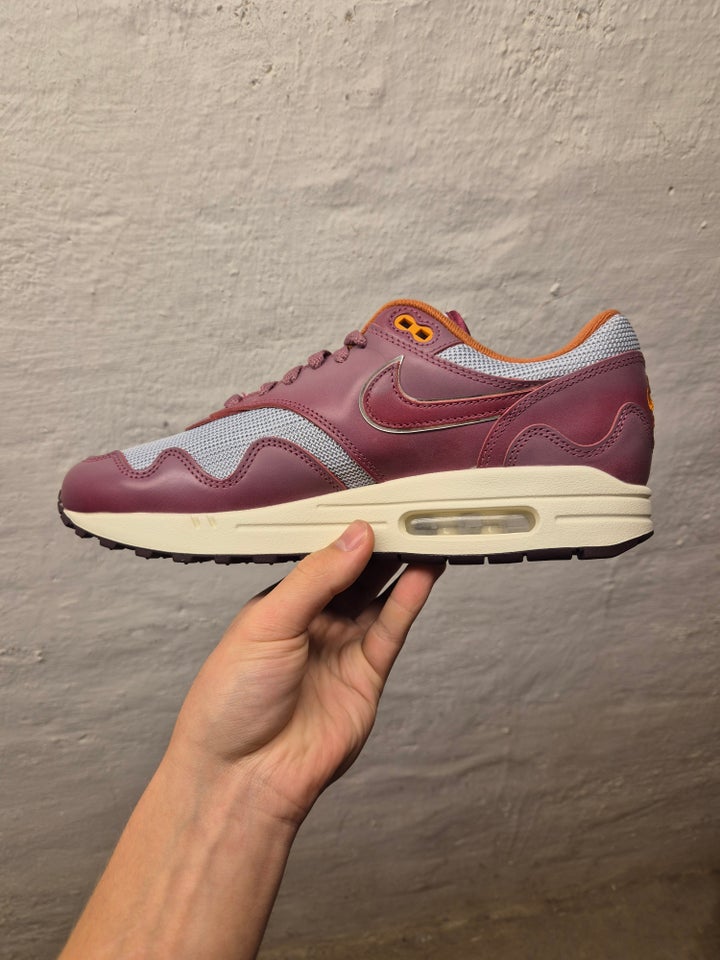 Sneakers, Nike Air Max 1 x Patta