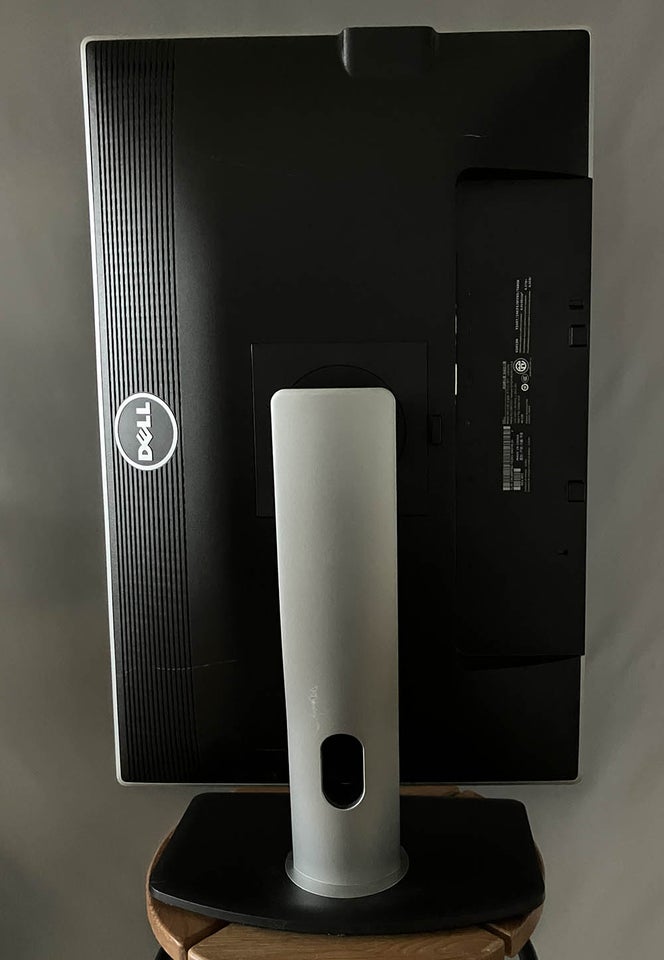 Dell UltraSharp U2412M 24 tommer