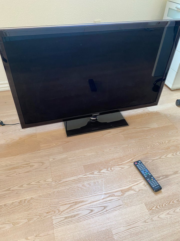 Samsung 48” tv, Samsung, God