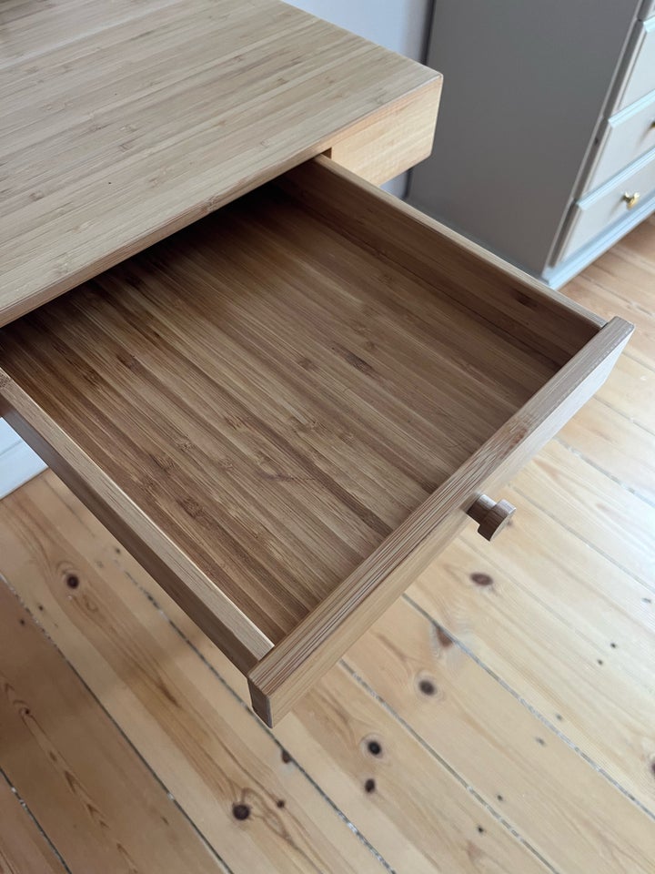 Skrivebord, Ikea, b: 102 d: 49 h: 74