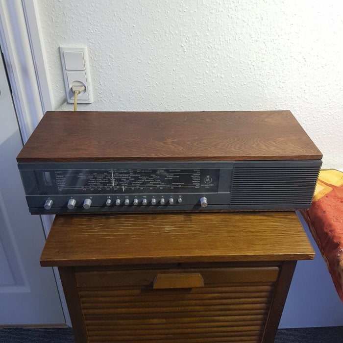 AM/FM radio, Bang  Olufsen, B  O