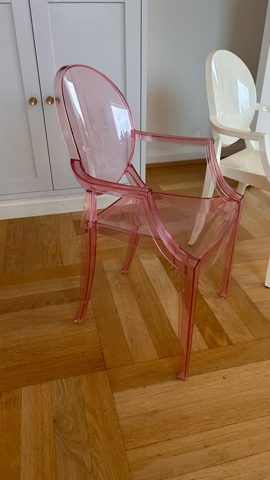 Juniorstol, Kartell