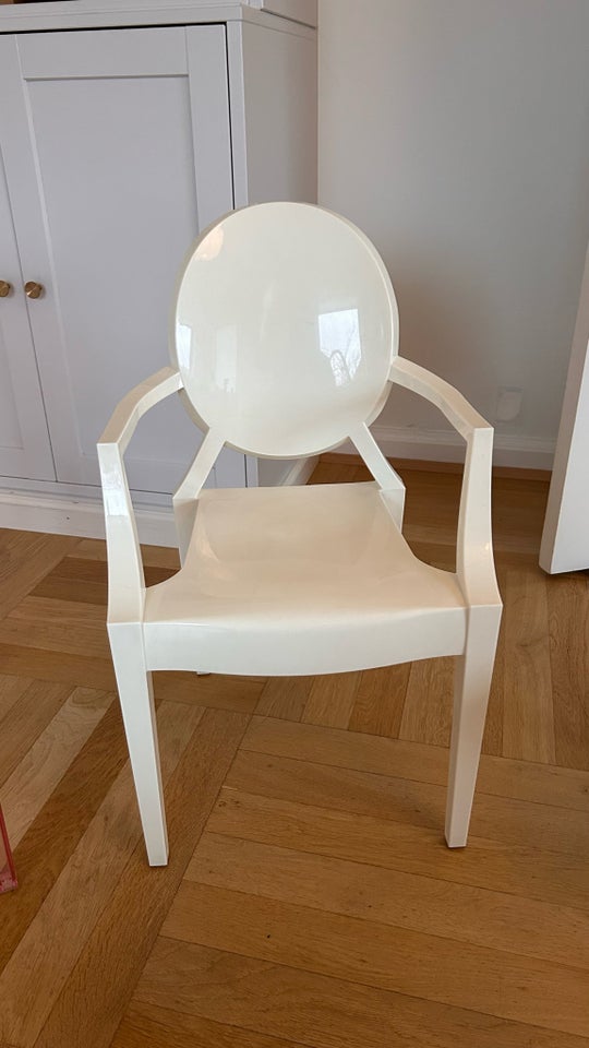 Juniorstol, Kartell