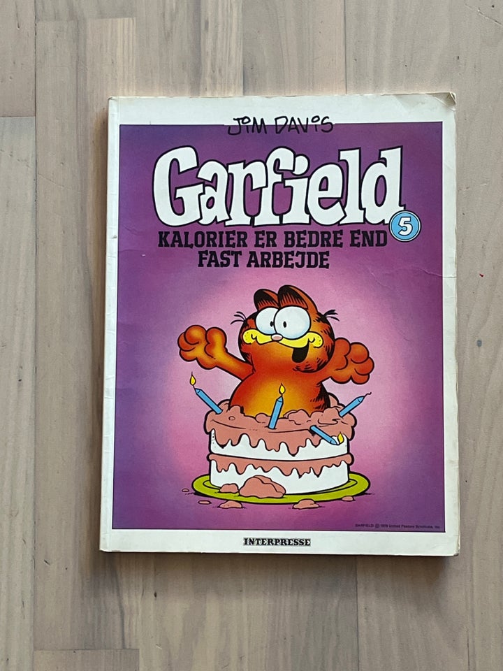 2 GARFIELD BLADE, JIM DAVIS,