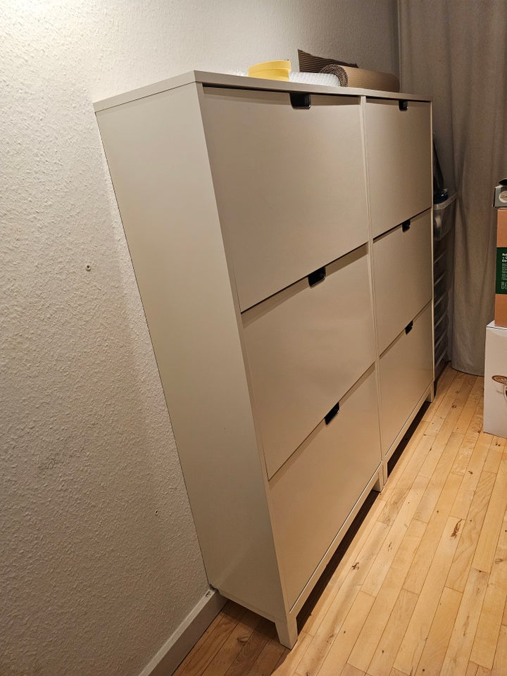 Skoskab, Ikea ståll, b: 79 d: 29 h: