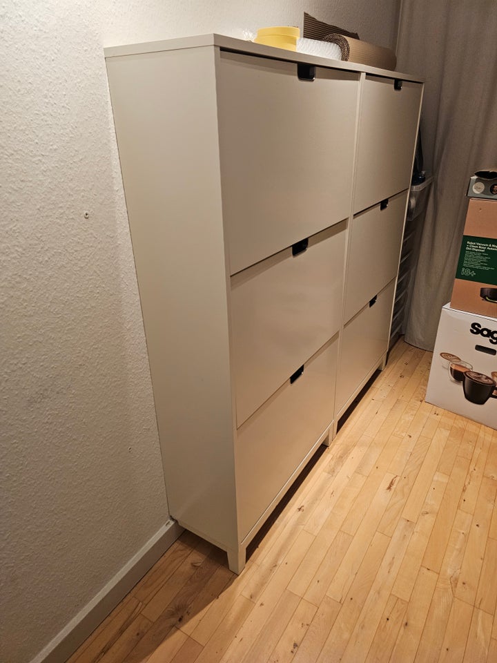 Skoskab, Ikea ståll, b: 79 d: 29 h: