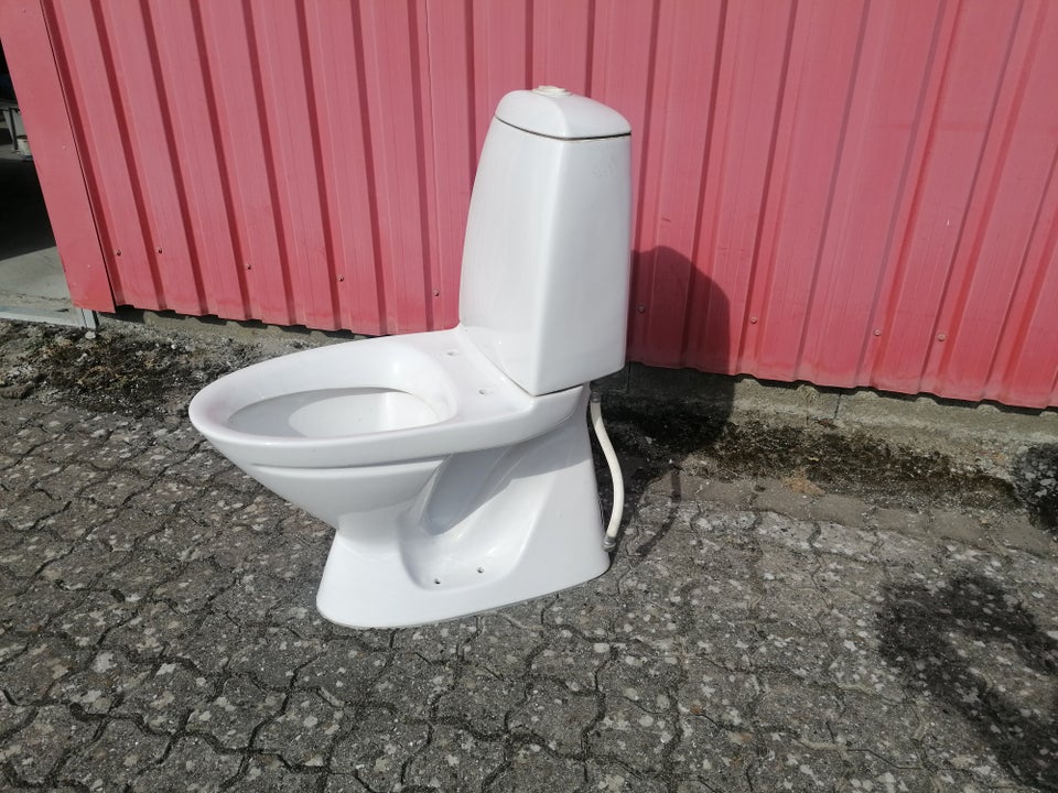 Toilet, Ifø Cera