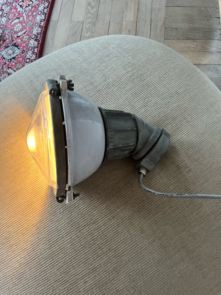 Anden loftslampe