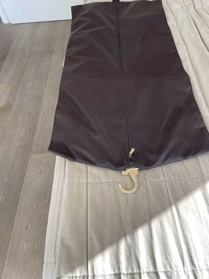 Andet, Louis Vuitton, b: 48 l: 0 h: 97