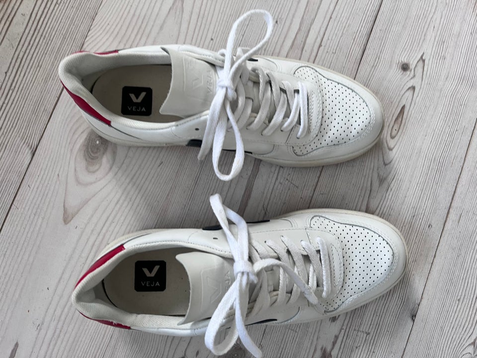 Sneakers, Veja, str. 41