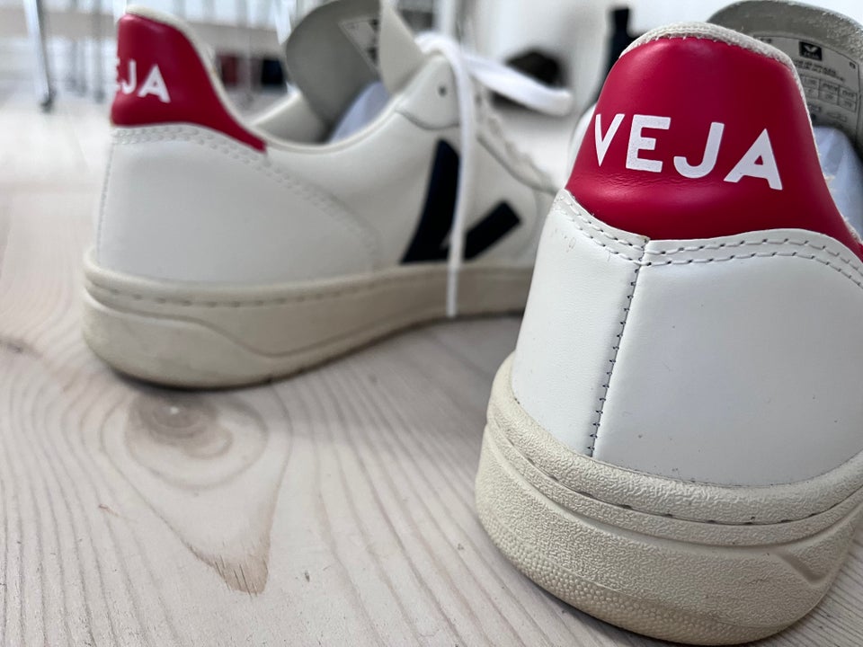 Sneakers, Veja, str. 41