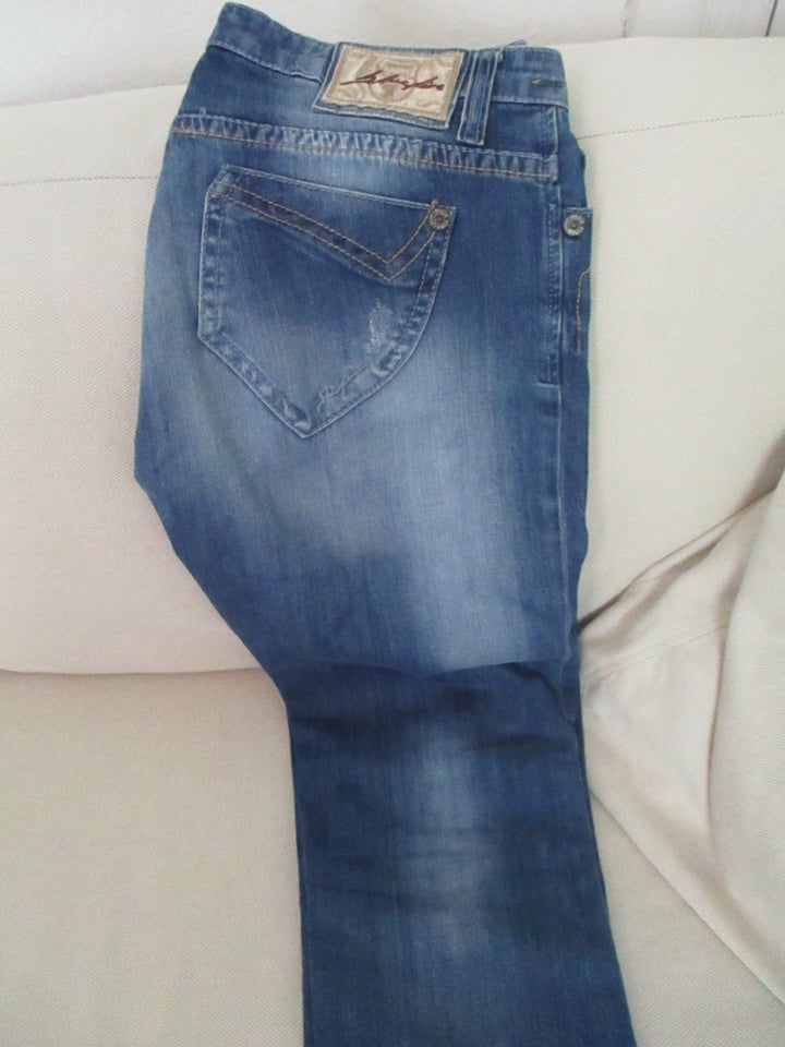 Jeans, Blue Fire, str. 31