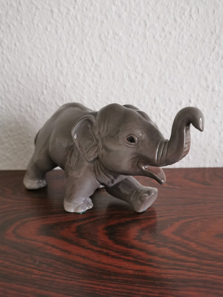 Porcelæn, Elefant figur