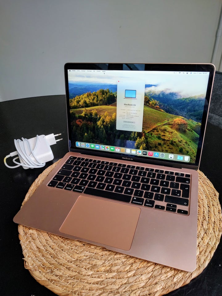 MacBook Air, 2020, 8 GB ram