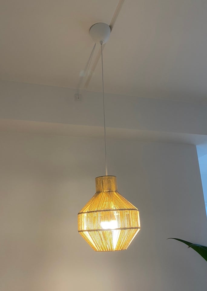 Anden loftslampe, Jysk