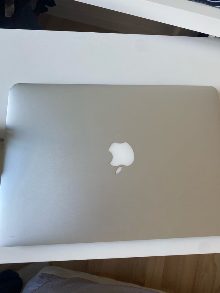 MacBook Air 13 inch 2015 16 GHz i5