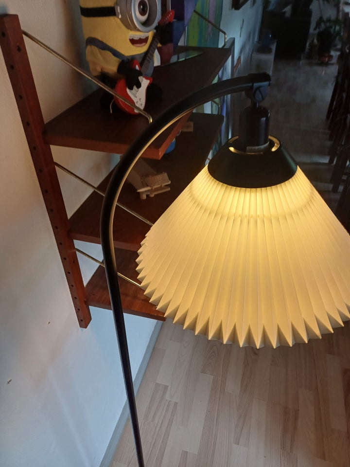 Le Klint 368 gulvlampe