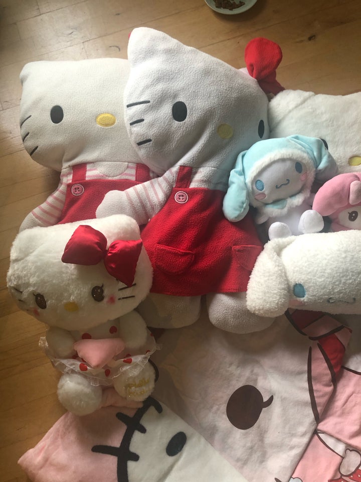 Hello kitty sengetøj bamser og