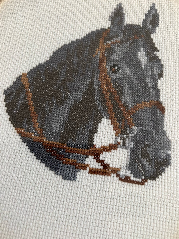 BRODERI Billeder motiv: Hest og